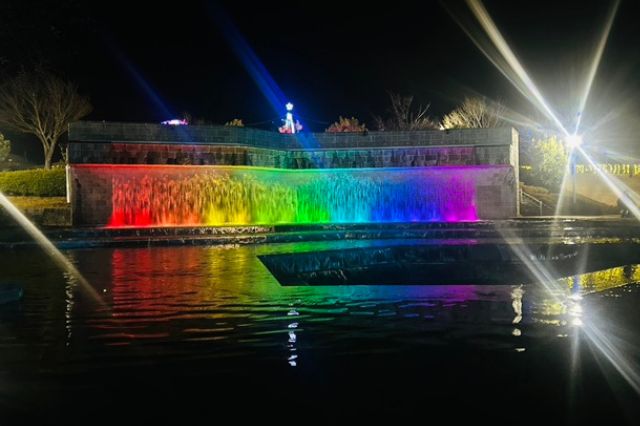 みずいろ公園滝イルミネーション